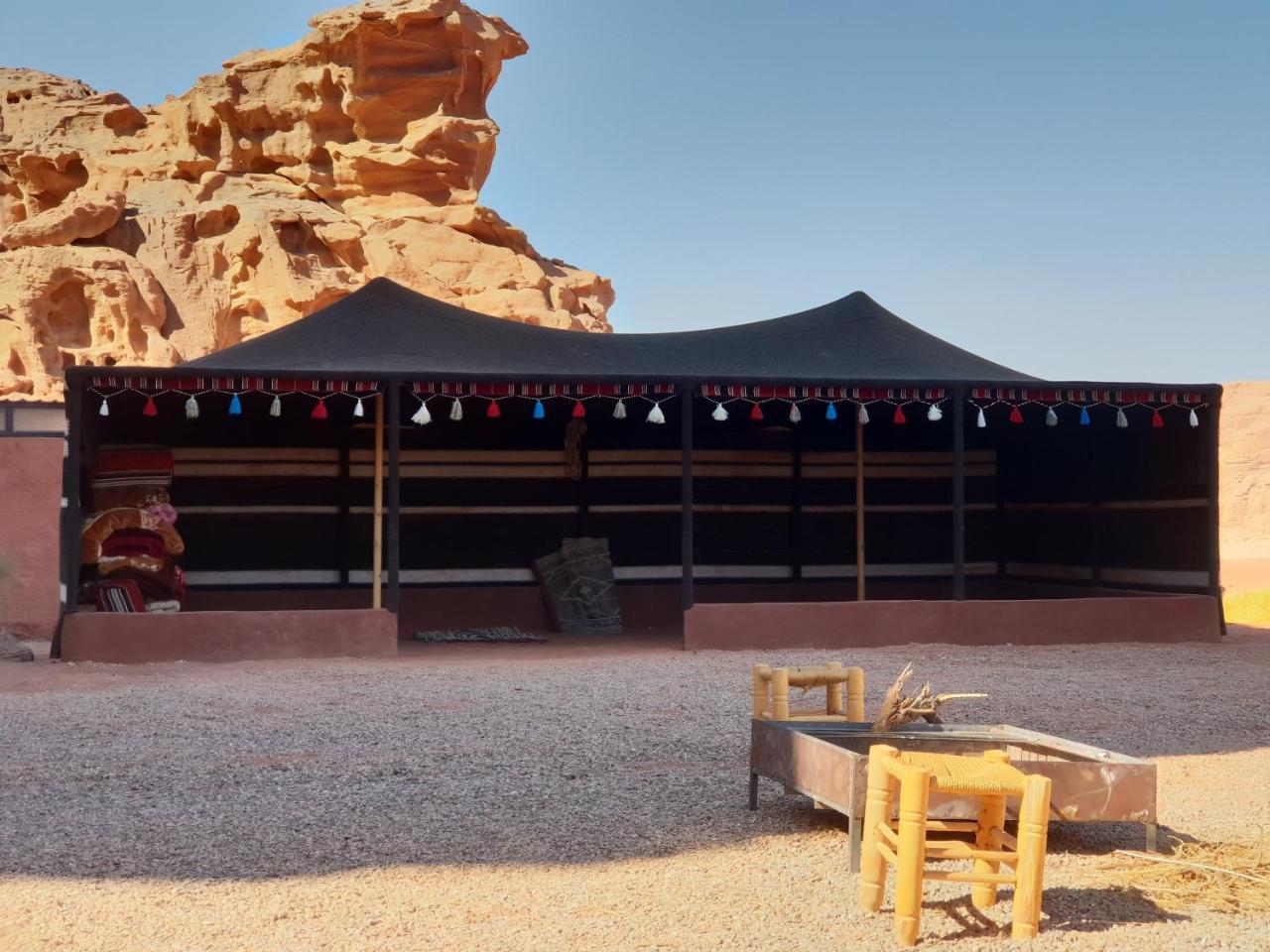 Отель Real Bedouin Experience Tours & Camp Вади-Рам Экстерьер фото