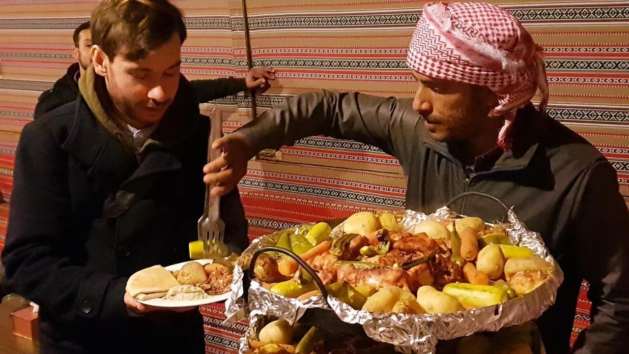 Отель Real Bedouin Experience Tours & Camp Вади-Рам Экстерьер фото
