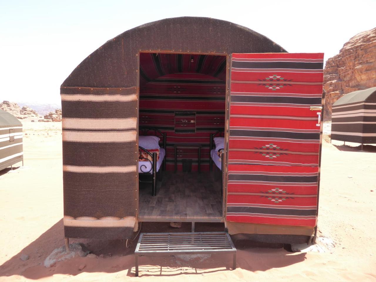 Отель Real Bedouin Experience Tours & Camp Вади-Рам Экстерьер фото