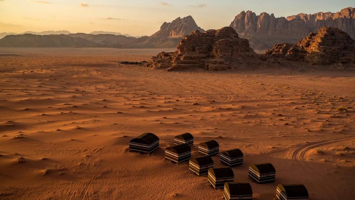 Отель Real Bedouin Experience Tours & Camp Вади-Рам Экстерьер фото
